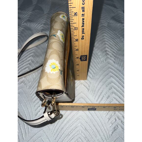 Coach Ellen Crossbody C3597 Signature Canvas Daisy Print Light Khaki - Picture 8 of 14